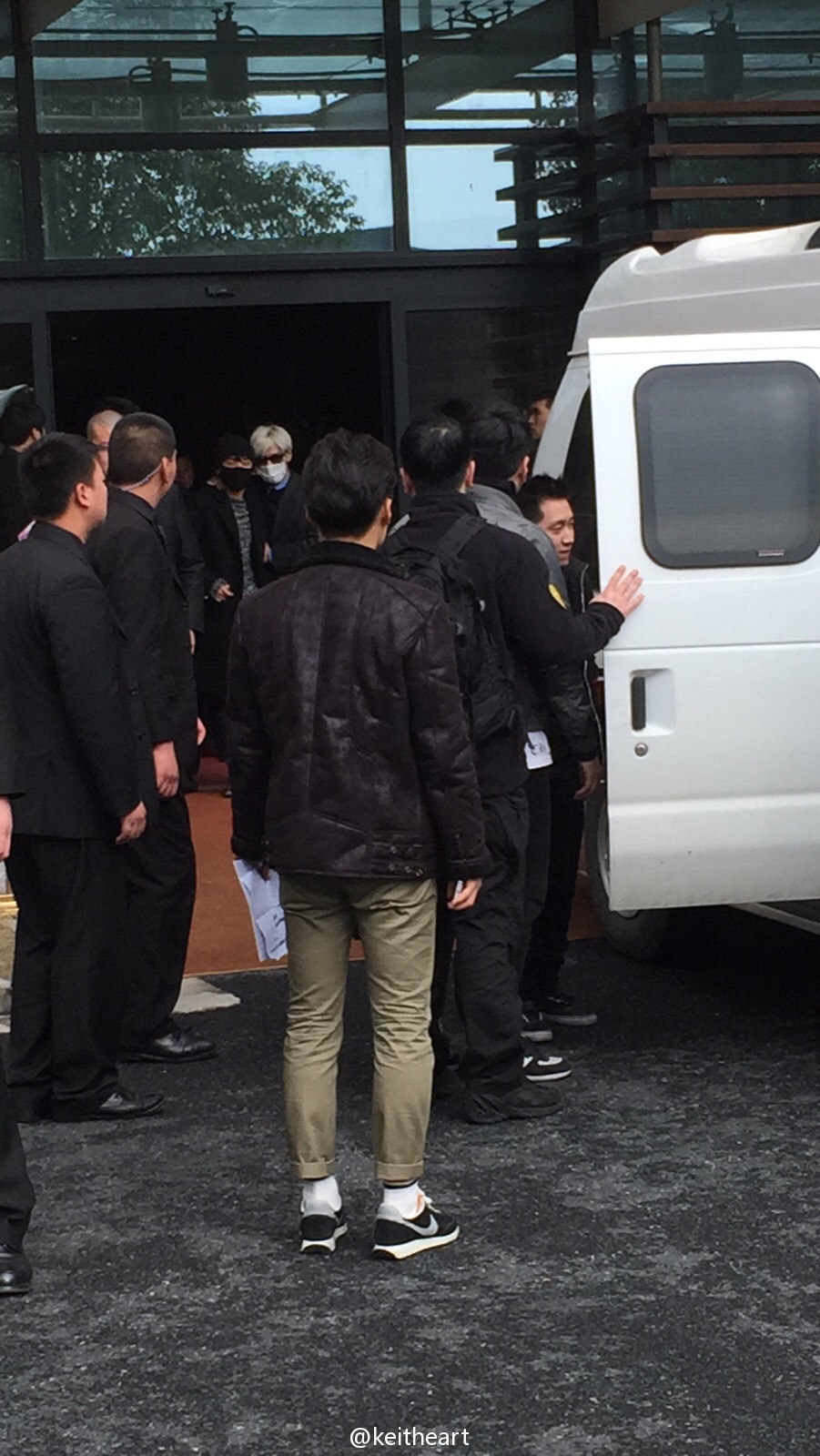 BIGBANG - Shanghai Airport - 30jan2015 - keitheart - 02.jpg