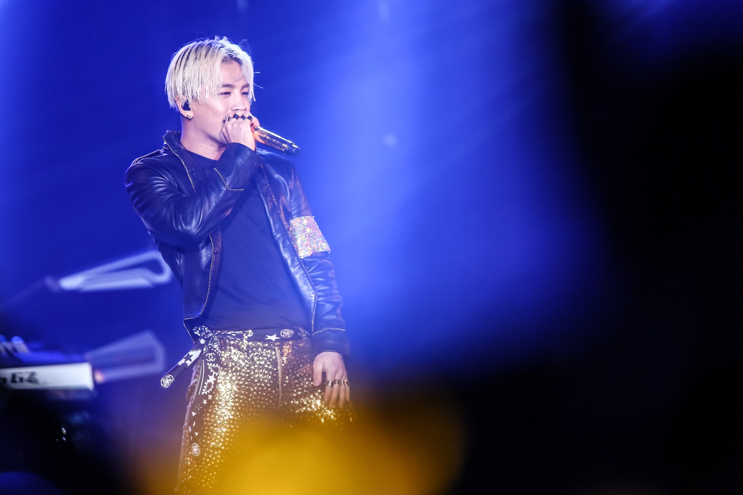 YB Bangkok official promoter photos 2015-02-21 02.jpg