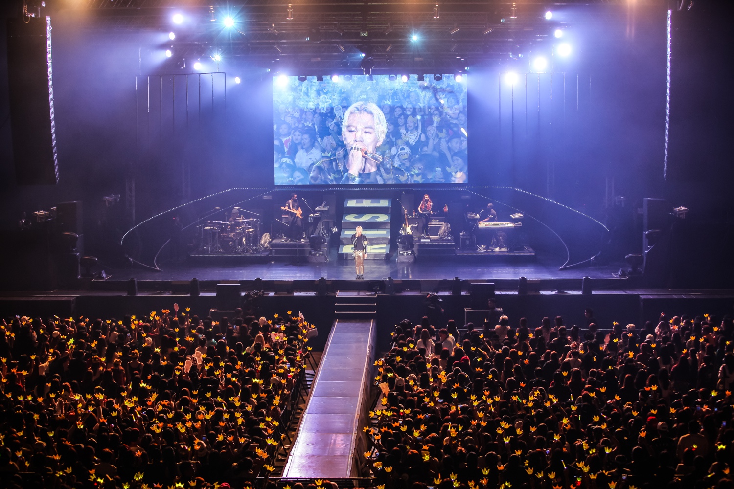 YB Bangkok official promoter photos 2015-02-21 03.jpg