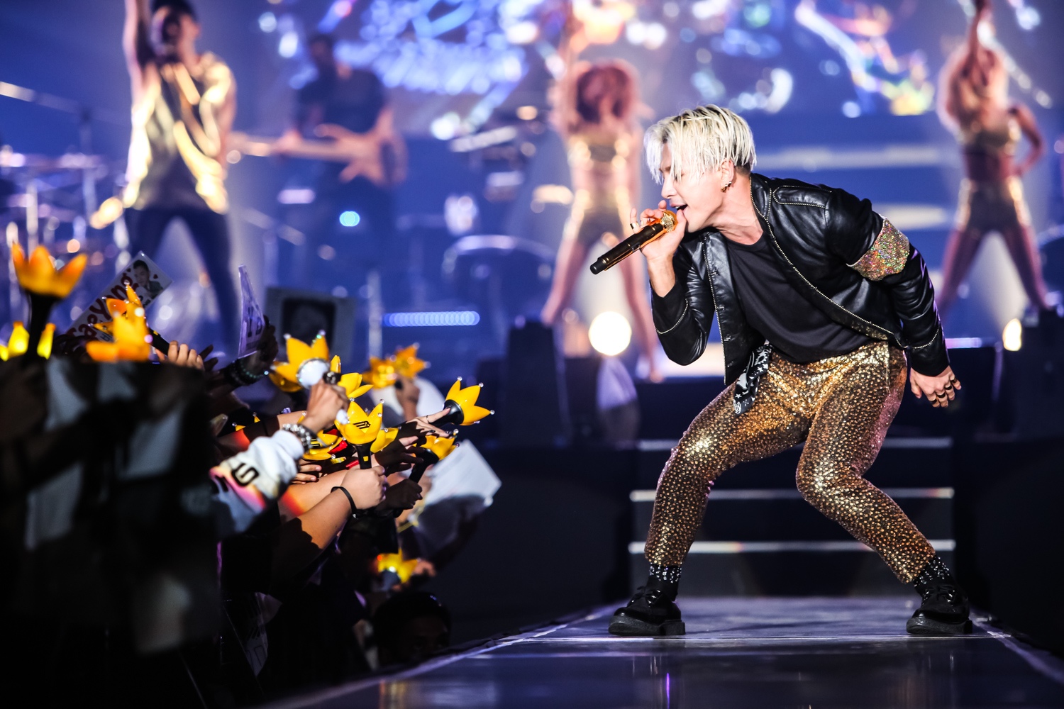 YB Bangkok official promoter photos 2015-02-21 06.jpg