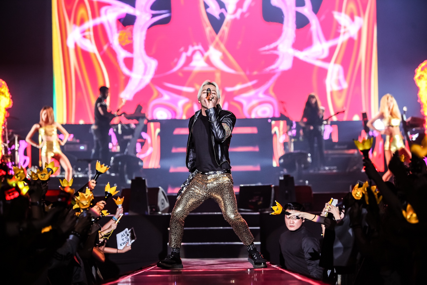 YB Bangkok official promoter photos 2015-02-21 10.jpg