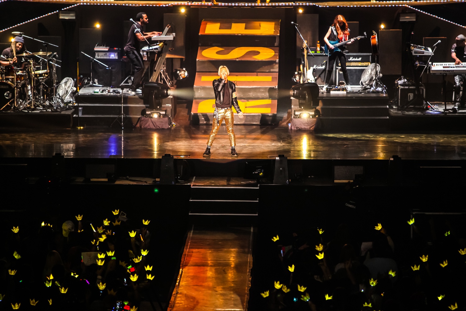 YB Bangkok official promoter photos 2015-02-21 18.jpg