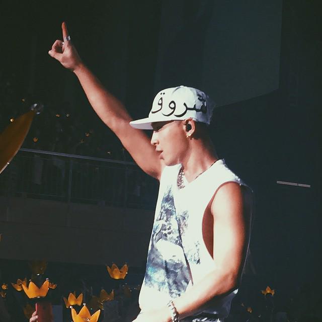 Taeyang RISE in Taiwan main show 2015-03-01 07 004.jpg