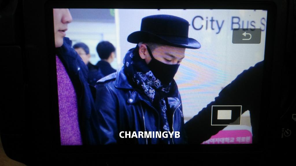 Tae Yang - Gimpo Airport - 01feb2015 - Charming YB - 02.jpg