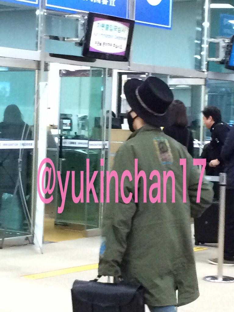 G-Dragon - Haneda Airport - 02mar2015 - yukinchan17 - 01.jpg