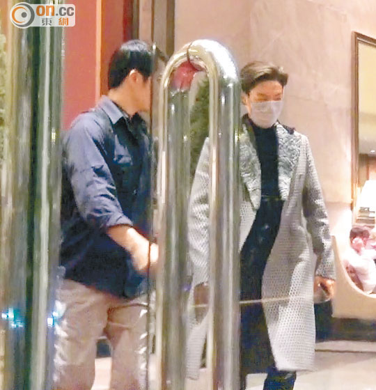 TOP - Hong Kong Airport - 15mar2015 - on.cc - 01.jpg