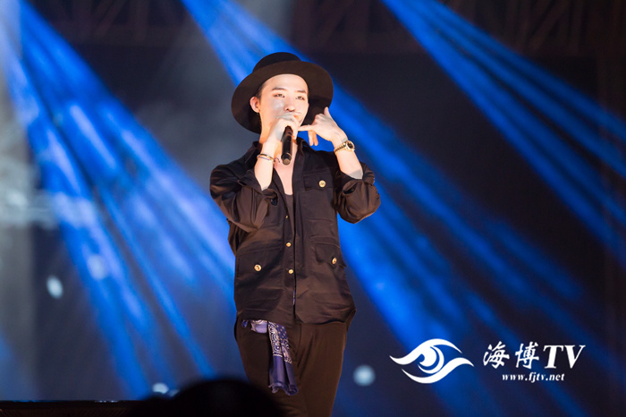 G-Dragon - V.I.P GATHERING in Fuzhou - 28mar2015 - FJTV - 02.jpg