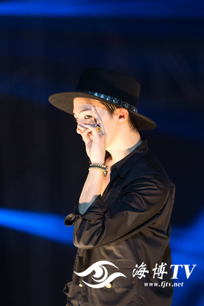 G-Dragon - V.I.P GATHERING in Fuzhou - 28mar2015 - FJTV - 07.jpg