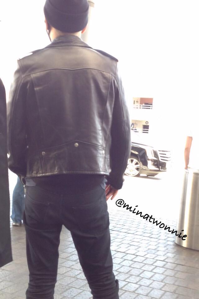 BIGBANG - Los Angeles Airport - 09apr2015 - Seung Ri - MiNatwOnnie - 03.jpg
