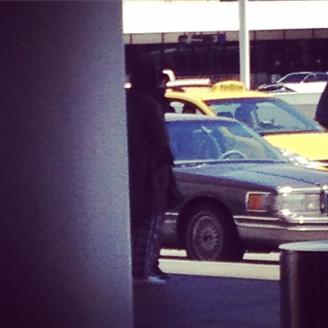 BIGBANG - Los Angeles Airport - 09apr2015 - TOP - minatwonnie - 01.jpg