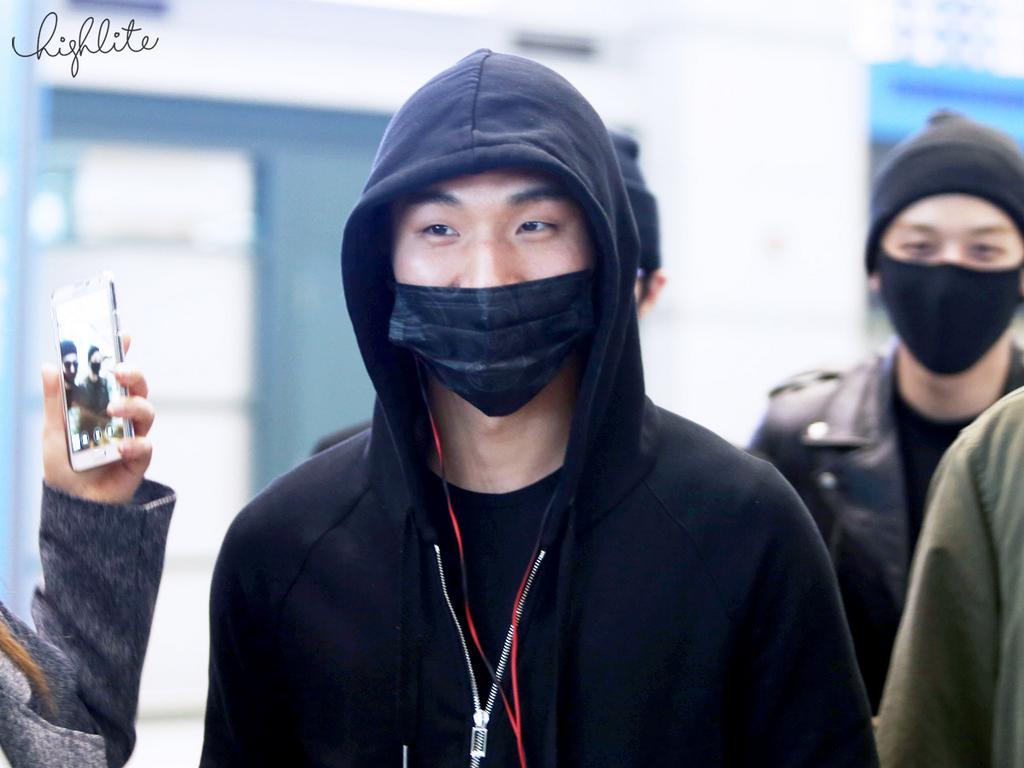 BIGBANG - Incheon Airport - 10apr2015 - Dae Sung - High Lite - 04.jpg