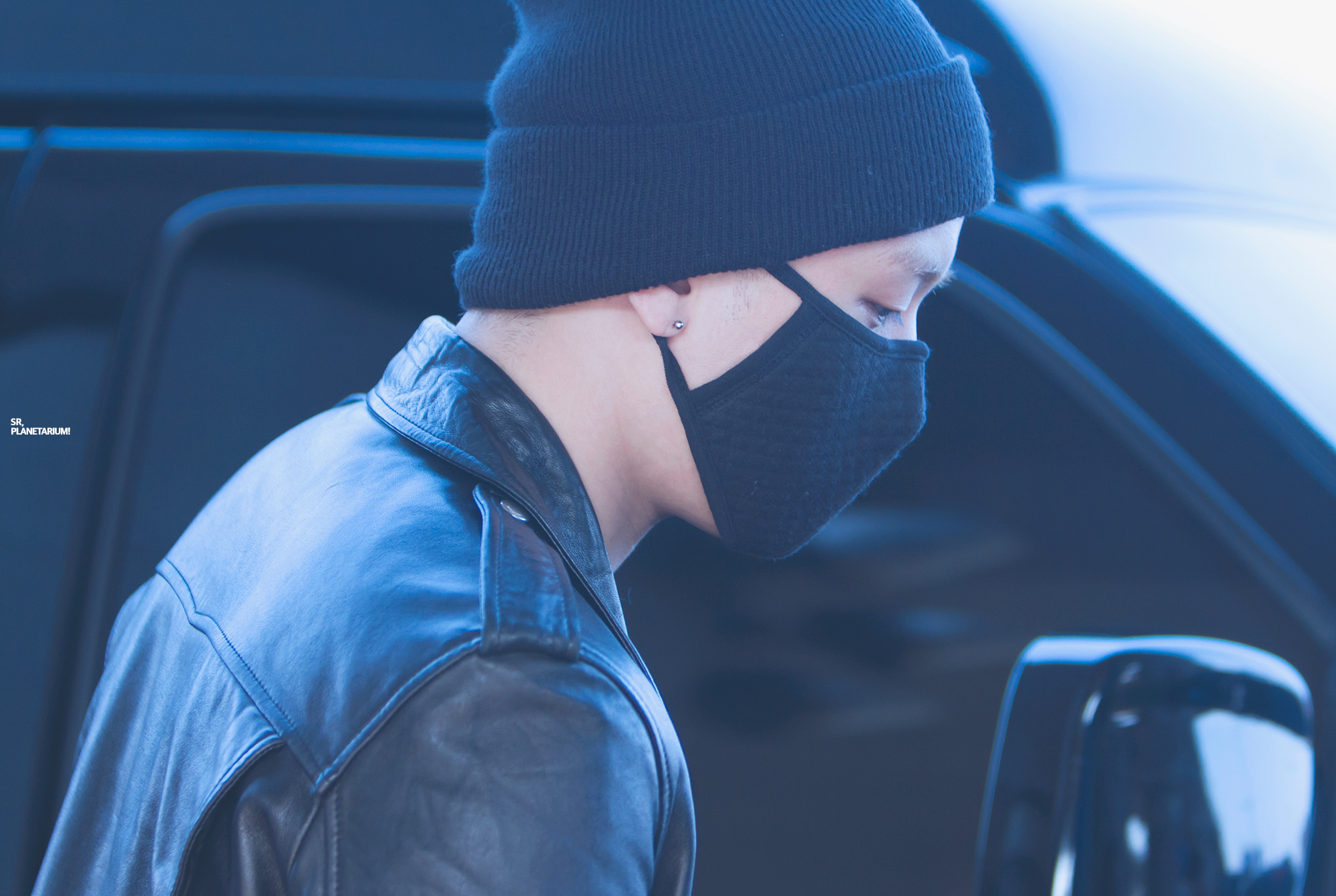 BIGBANG - Incheon Airport - 10apr2015 - Seung Ri - Planetarium_SR - 06.jpg