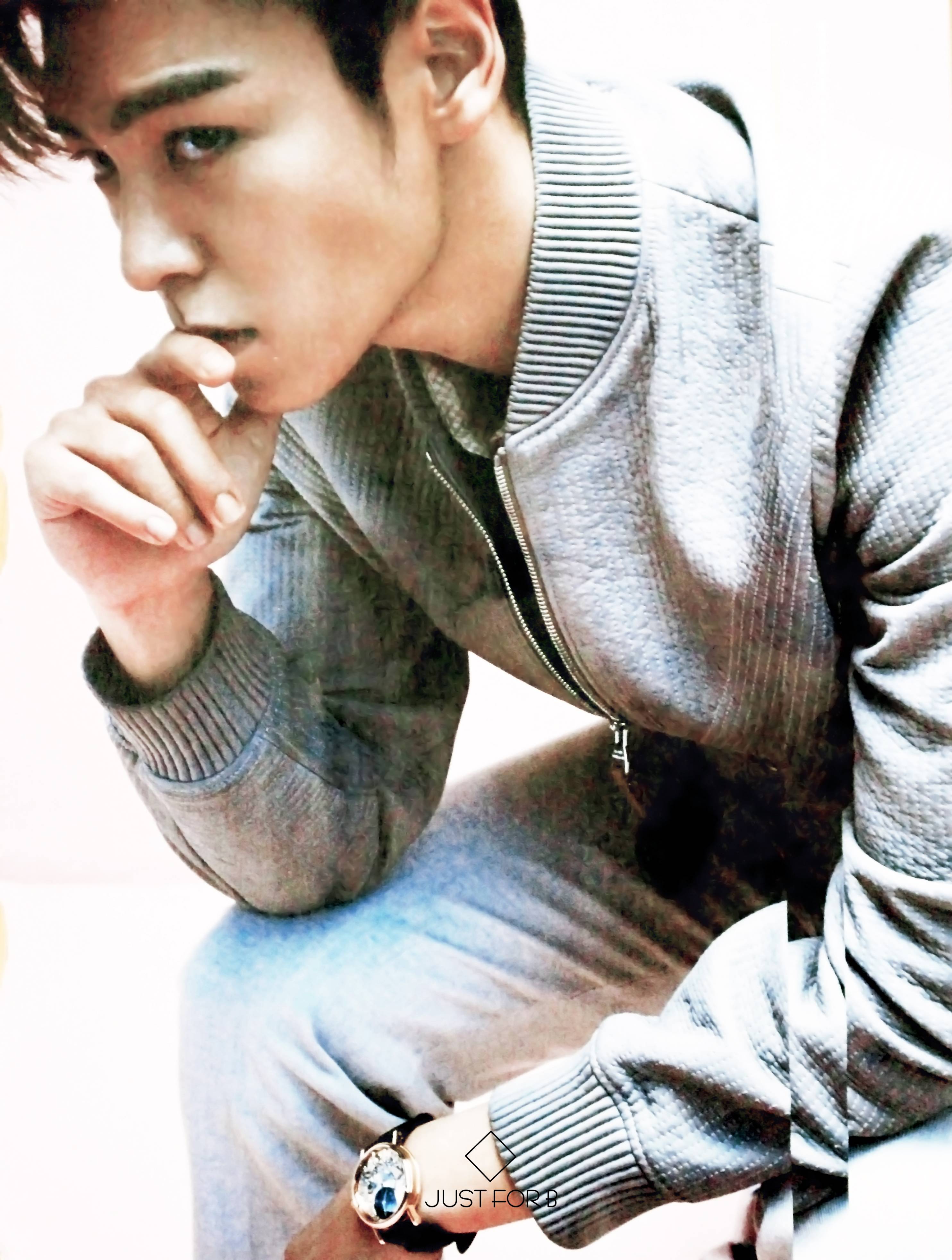 TOP Esquire Korea May 2015 - HQ Scans 004.jpg