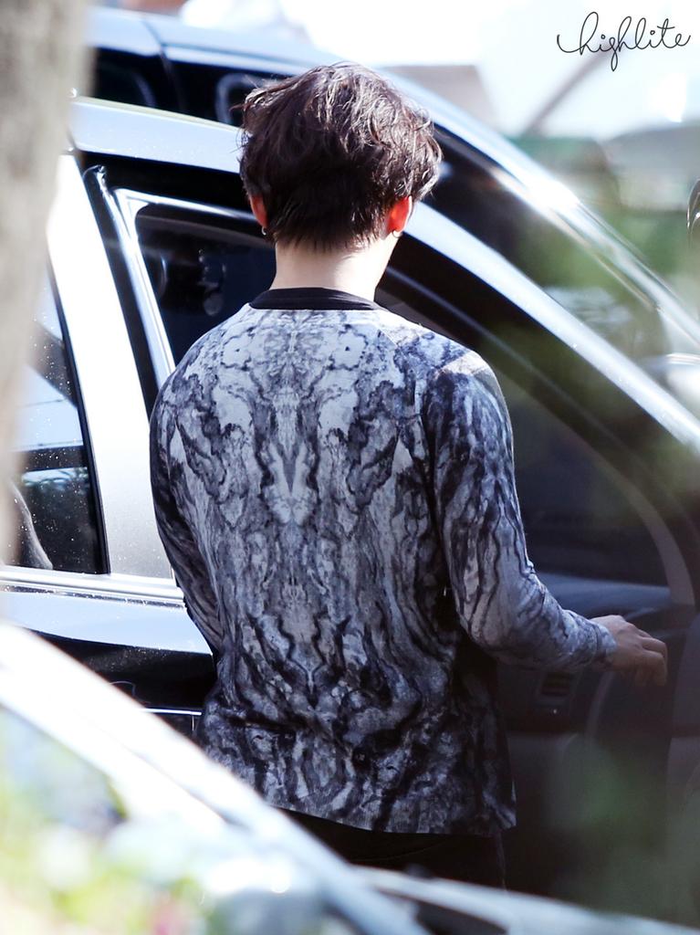 highlite Dae leaving SBS 2015-05-10 03.jpg