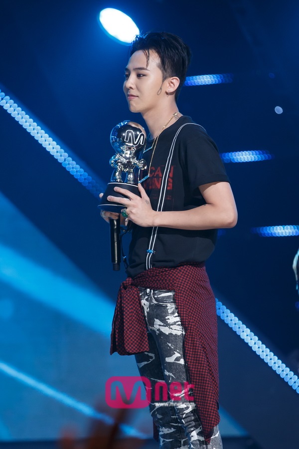 BIGBANG MCountdown 2015-05-14 official 047.jpg