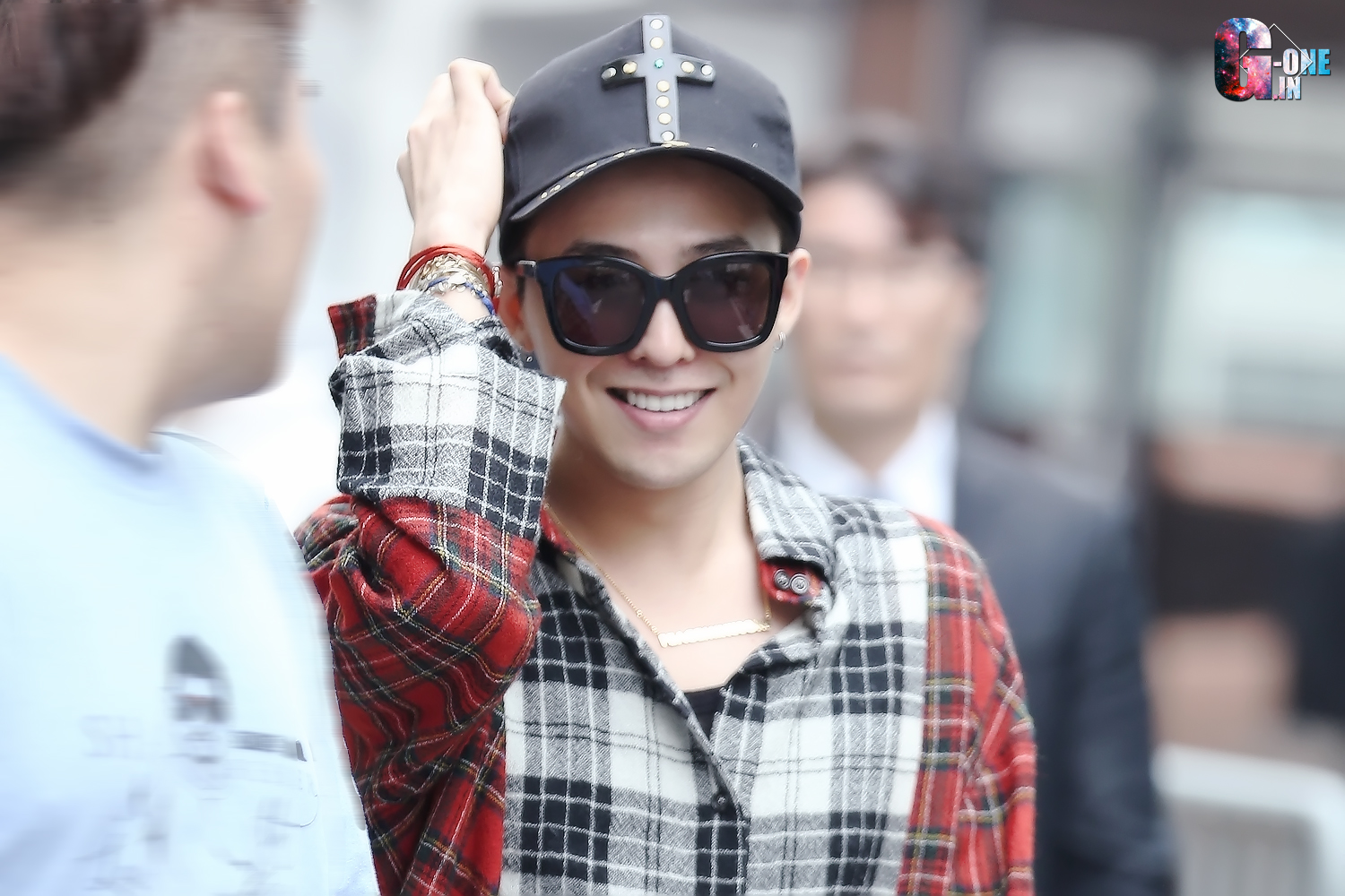 G-Dragon KBS Music Bank HQ 2015-05-15 01.jpg