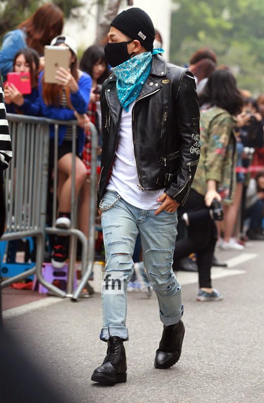 Taeyang BIGBANG KBS Music Bank arrival 2015-05-15 PRESS017.jpg
