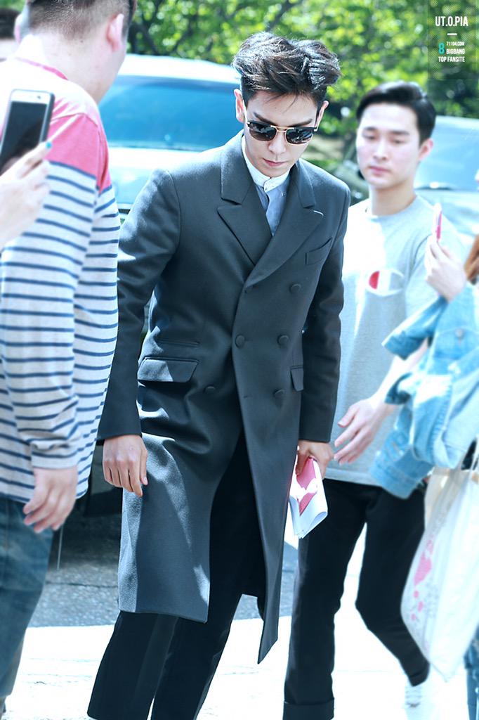 3UTOPIA HQ 2 2015-05-16 KBS Happy Together leaving.jpg