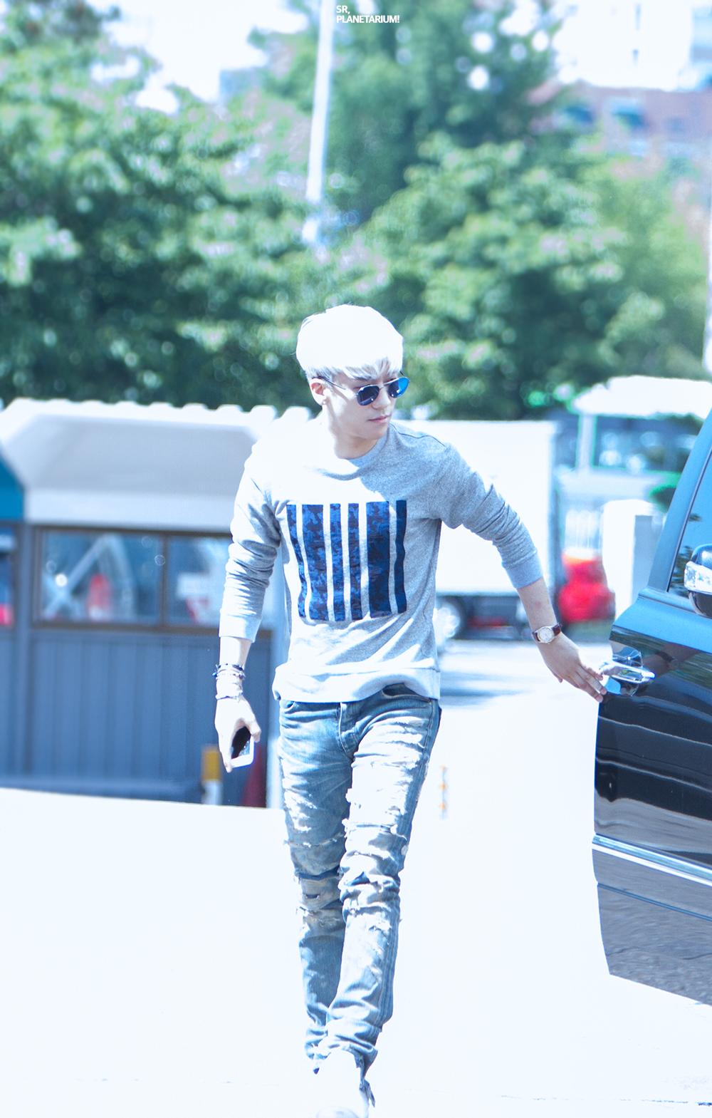Seungri KBS Happy Together HQ 2015-05-16 planetarium 01.jpg