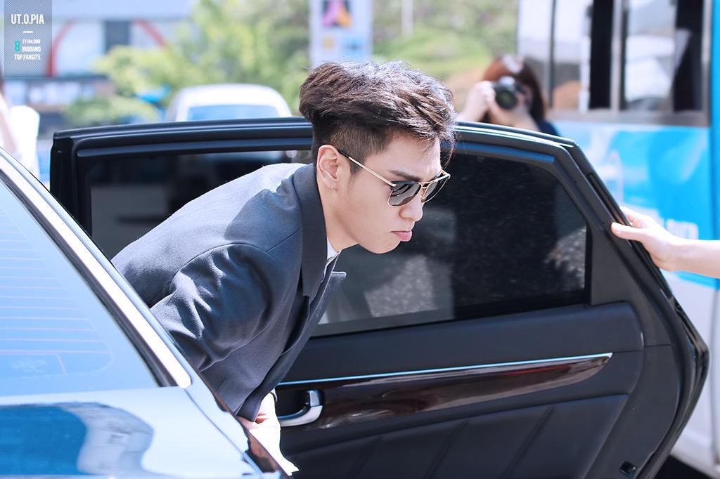 UTOPIA KBS Happy Together arrival HQ 2015-05-16.jpg