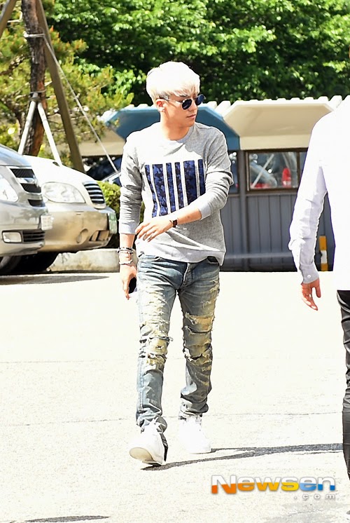 BIGBANG KBS Happy TogetherArrival PRESS 2015-05-16 06.jpg
