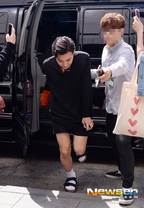 BIGBANG KBS Happy TogetherArrival PRESS 2015-05-16 07.jpg