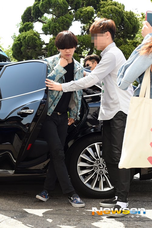 BIGBANG KBS Happy TogetherArrival PRESS 2015-05-16 09.jpg