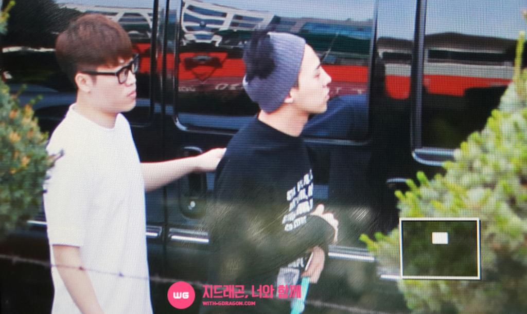 BIGBANG - SBS Inkigayo - 17may2015 - G-Dragon - With G-Dragon - 01.jpg
