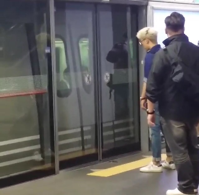 Seung Ri - Metro - 19may2015 - DC BIGBANG - 02.jpg