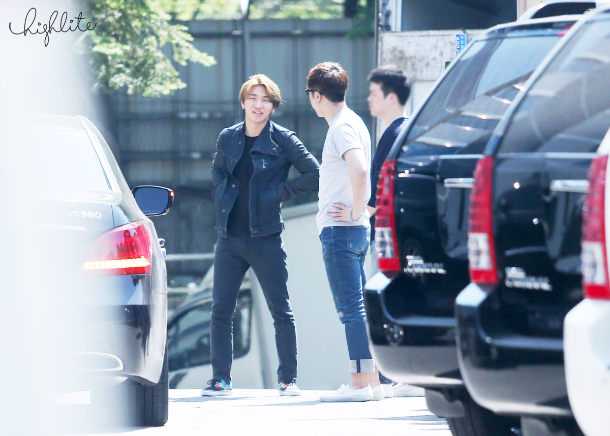 BIGBANG - SBS Inkigayo - 24may2015 - Arriving - Dae Sung - High Lite - 03.jpg