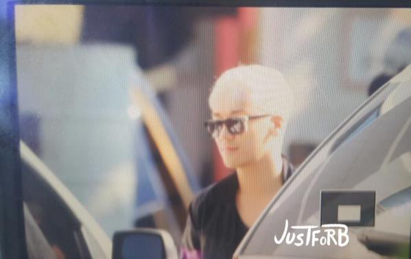 BIGBANG Leaving SBS Inkigayo 2015-05-24 005.jpg