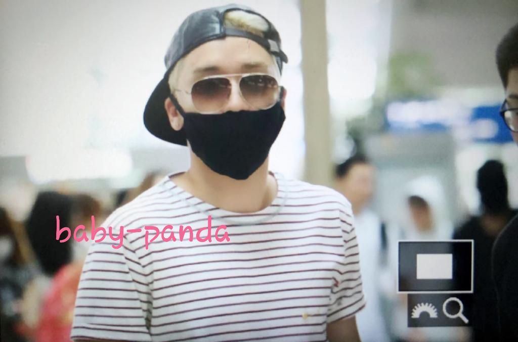 BIGBANG - Incheon Airport - 29may2015 - Seung Ri - Baby Panda - 01.jpg