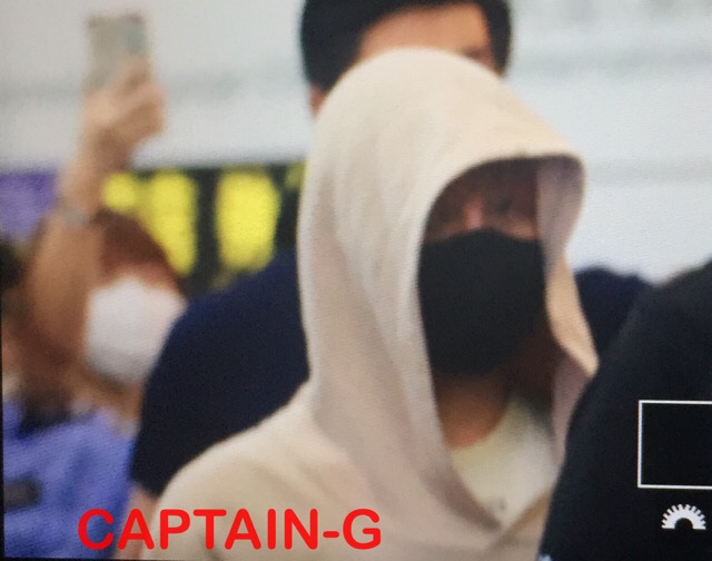 BIGBANG - Guangzhou Airport - 01jun2015 - Captain G - 01.jpg