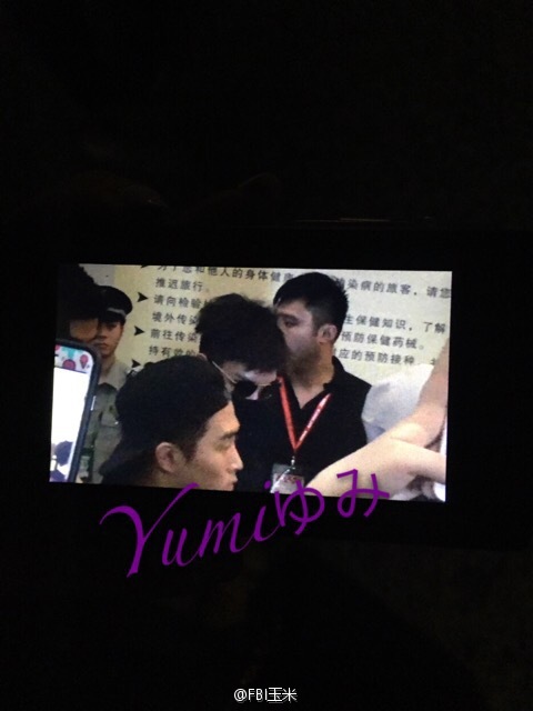 BIGBANG - Guangzhou Airport - 01jun2015 - yumi69 - 01.jpg