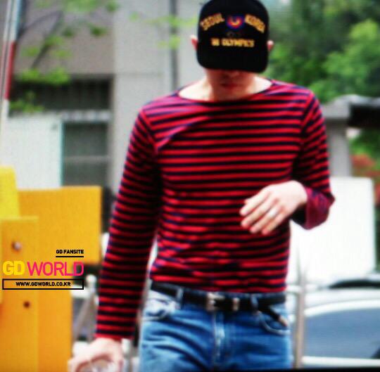 BIGBANG KBS Sketchbook 2015-06-02 015.jpg