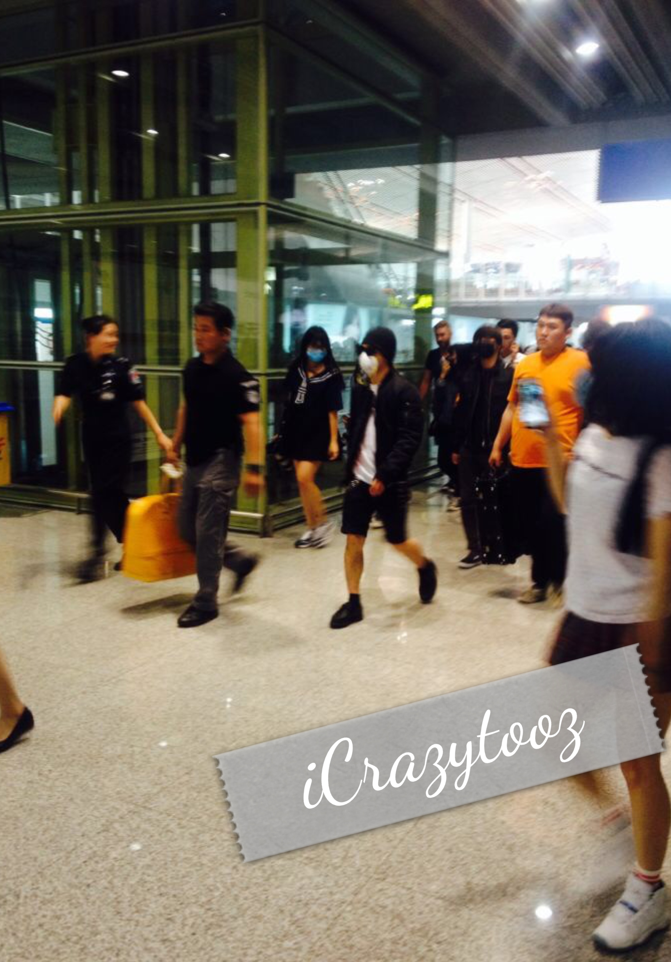 BIGBANG - Beijing Airport - 05jun2015 - ???????-Q - 02.jpg