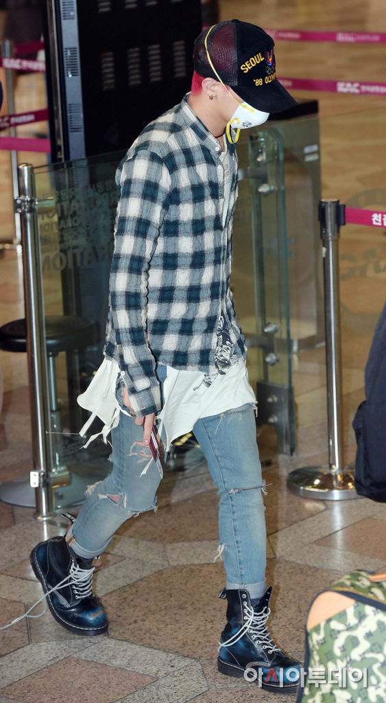 BIGBANG Gimpo Airport to Beijing PRESS 2015-06-05 010.jpg