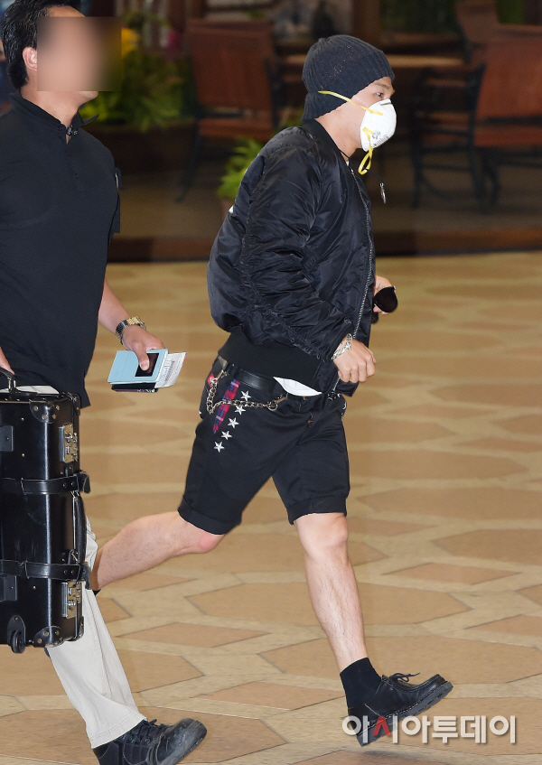 BIGBANG Gimpo Airport to Beijing PRESS 2015-06-05 013.jpg