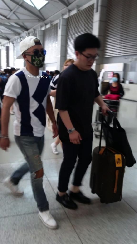 BIGBANG - Incheon Airport - 19jun2015 - wktjrqnwk12 - 02.jpg