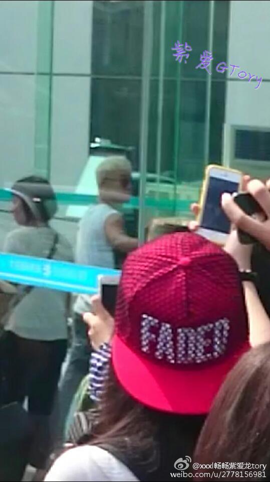 BIGBANG leaving Dalian for Wuhan 2015-06-27 161.jpg