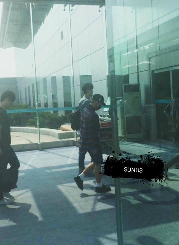 BIGBANG leaving Dalian for Wuhan 2015-06-27 166.jpg