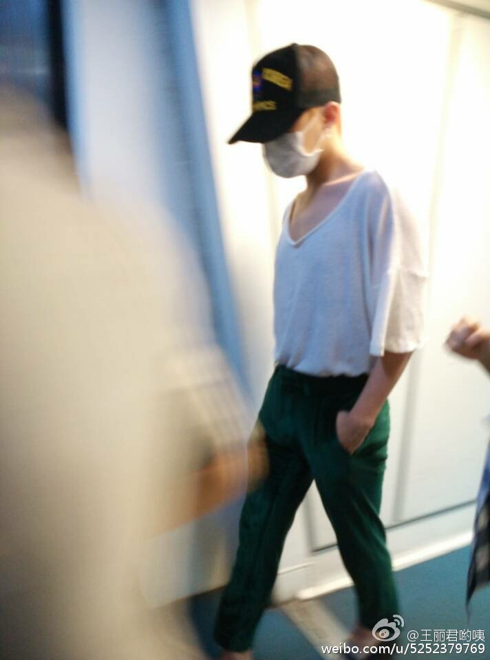 BIGBANG arrival Wuhan 2015-06-26 001.jpg