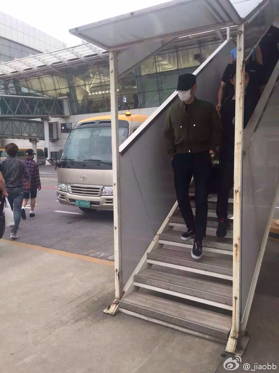 BIGBANG arrival Wuhan 2015-06-26 007.jpg