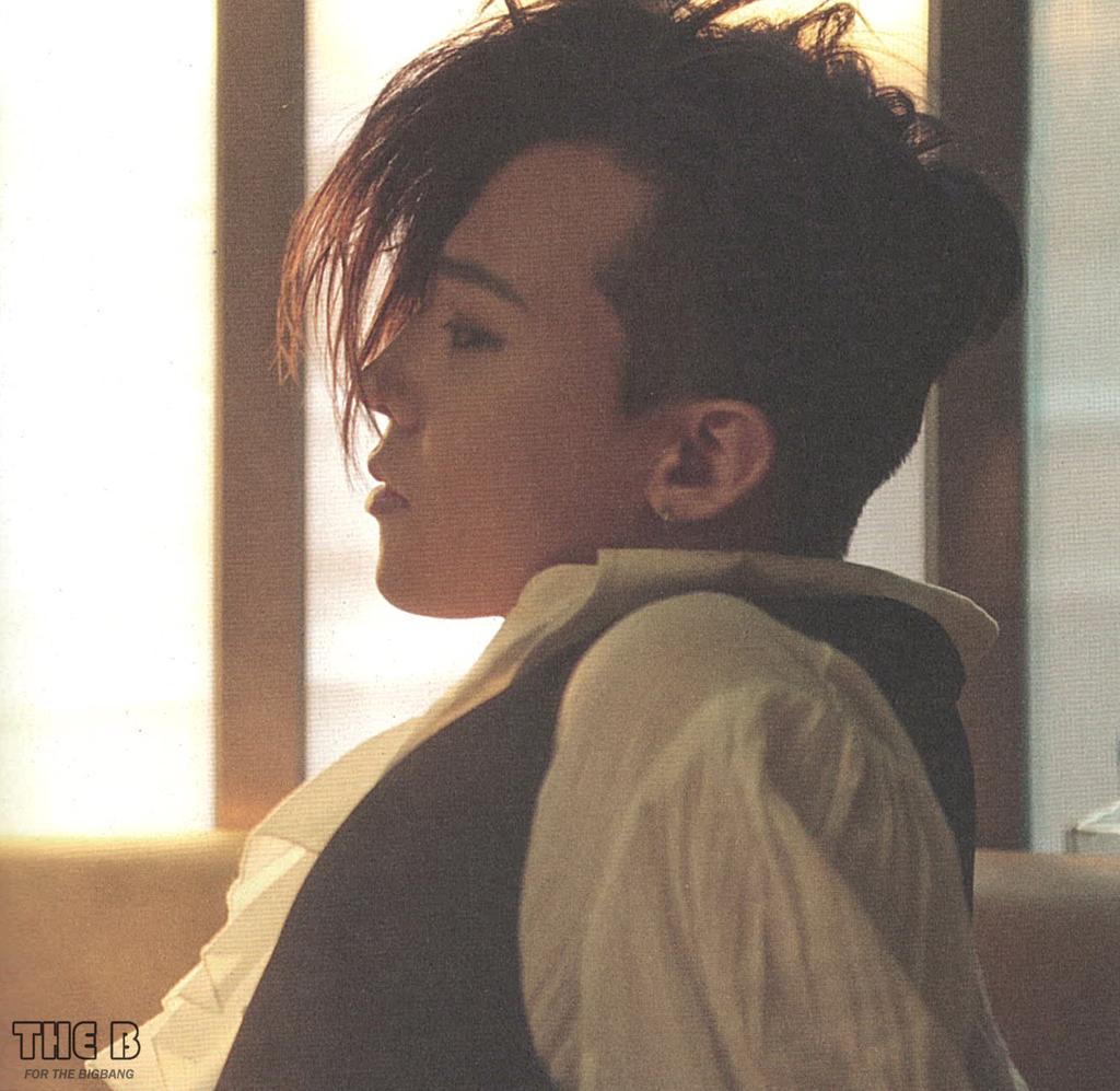 BIGBANG A-Version Booklet Scans 001.jpg