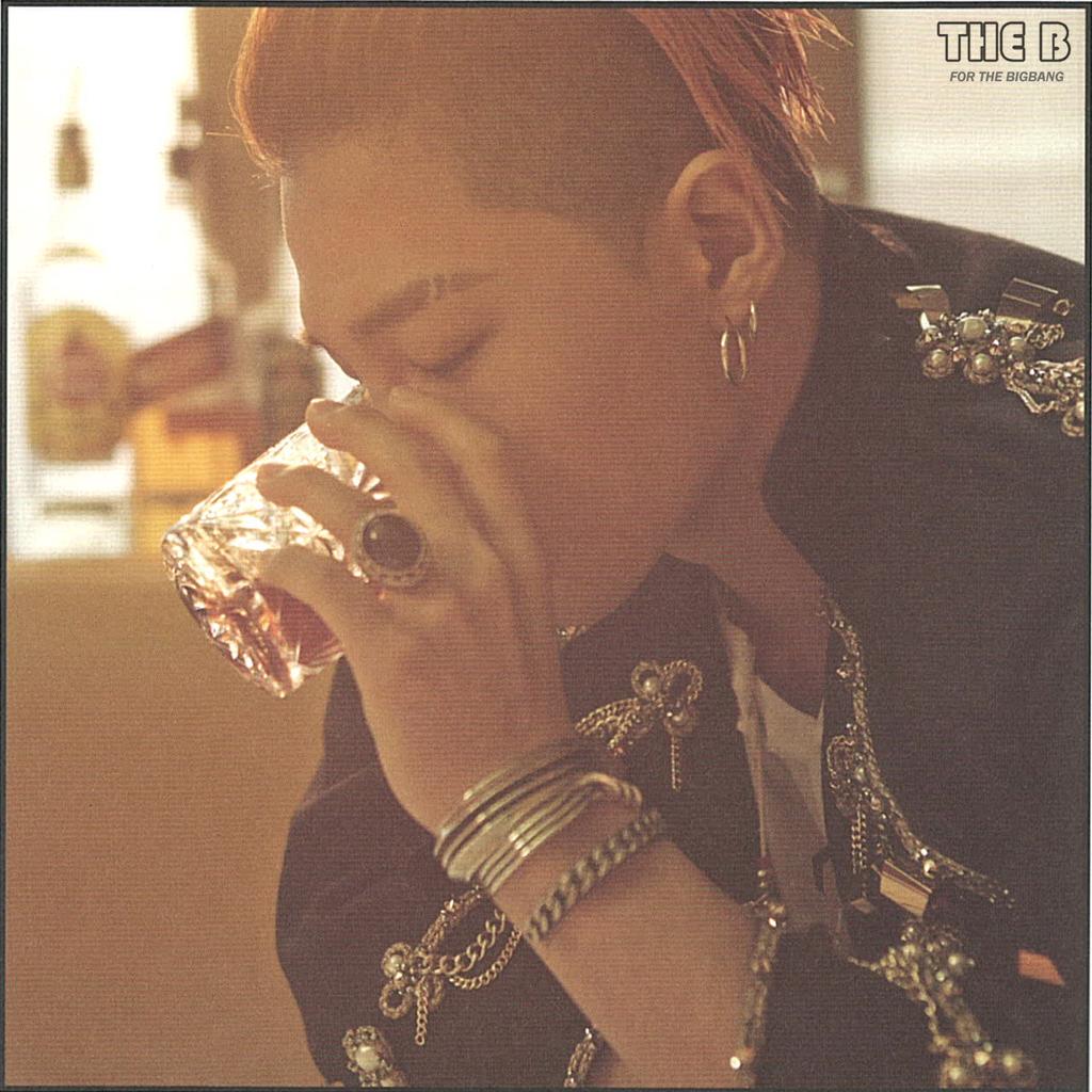 BIGBANG A-Version Booklet Scans 002.jpg