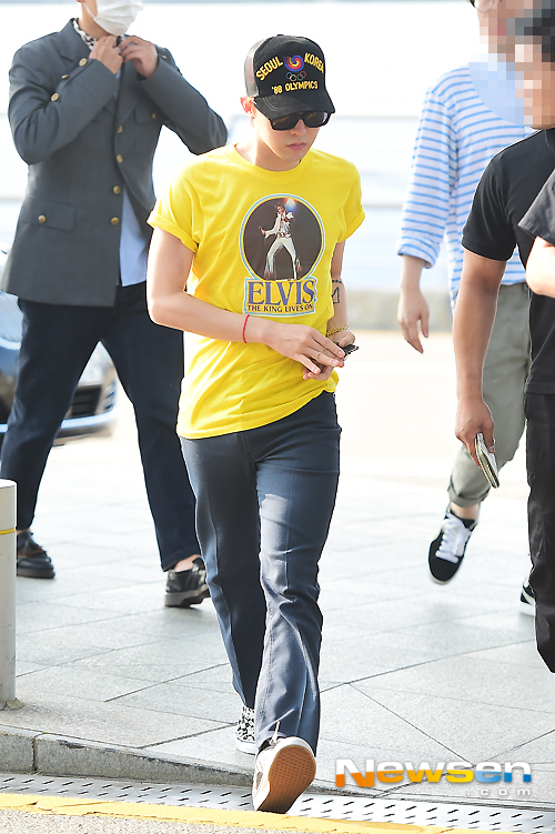 BIGBANG - Incheon Airport - 07aug2015 - Newsen - 06.jpg