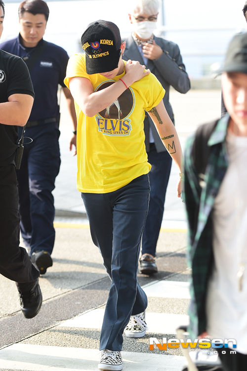 BIGBANG - Incheon Airport - 07aug2015 - Newsen - 08.jpg
