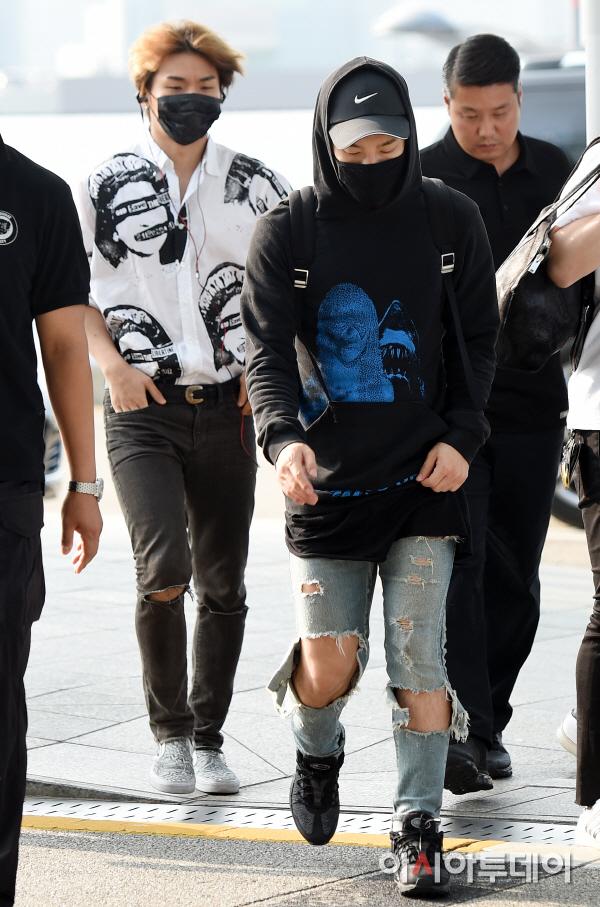 BIGBANG - Incheon Airport - 07aug2015 - Press - 01.jpg