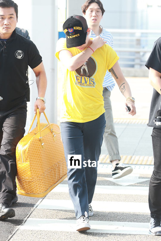 BIGBANG - Incheon Airport - 07aug2015 - fnstar - 02.jpg