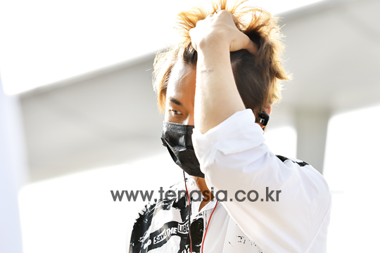 BIGBANG - Incheon Airport - 07aug2015 - tenasia - 01.jpg
